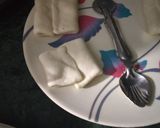A picture of step 5 of Dahi Lukhmi.