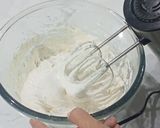 Foto langkah ke 6 dari resep Trio chocomoca batik cake.