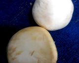 A picture of step 1 of Chilli Mushroom.