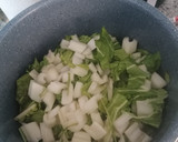 Foto del paso 1 de la receta: Acelgas con guisantes y huevo cocido