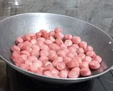 Foto langkah ke 1 dari resep Bakso sosis wortel buncis asam manis.