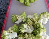 Foto del paso 1 de la receta: Ensalada de romanesco con salmón ahumado