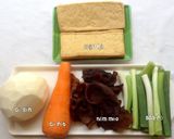 Hình bước làm 2 của món Rau củ xào chay cuốn bánh tráng