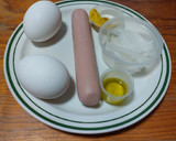 Foto del paso 1 de la receta: Huevo revuelto con mostaza y salchicha