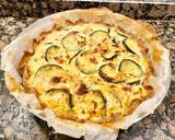 Foto del paso 7 de la receta: Pastel salado de hojaldre con calabacín, requesón y salami