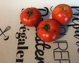 Une image de l'étape 3 de Salade de concombres, tomates, coeurs de palmier au persil et crème de balsamique.