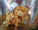 Foto del paso 2 de la receta: Setas con patatas y huevo flor