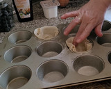 Foto del paso 3 de la receta: Tartaletas con yogur, melocotón y arándanos