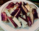 Foto langkah ke 1 dari resep Terong Balado.