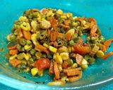 A picture of step 3 of Mixed Vegetable Oats Soup.