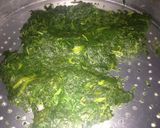 Foto del paso 3 de la receta Garbanzos con espinacas y huevo duro