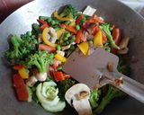 A picture of step 1 of Pepper Garlic Vegetables Stir Fry.