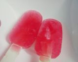 A picture of step 3 of Red ice lolly.