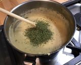 Une image de l'étape 4 de Semoule de blé fine façon purée au bouillon de bœuf et coriandre hachée.