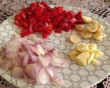 Foto langkah ke 1 dari resep Sambal goreng cumi.