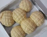 Foto langkah ke 5 dari resep Roti Melon.
