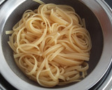 Foto del paso 1 de la receta: Tallarines al pesto con langostinos