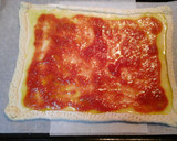 Foto del paso 3 de la receta: Pizza de hojaldre