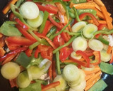 Foto del paso 3 de la receta: Ñoquis con salteado de verduras y mejillones
