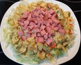 Foto del paso 2 de la receta: Ensalada con tortilla, pavo y crema cheddar 
