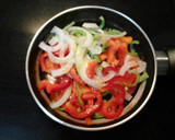 Foto del paso 2 de la receta: Pizza tortilla al grill 
