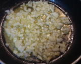 Foto del paso 1 de la receta: Rissotto de salmón con gorgonzola