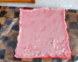 Foto langkah ke 6 dari resep Lapis Gulung Merah Putih.