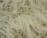 A picture of step 1 of Chinese Bhel.