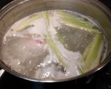 Hình bước làm 2 của món Bún Bò Giò Heo