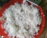 A picture of step 1 of Mooli paratha.