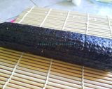 Foto langkah ke 3 dari resep Sushi Roll easy.