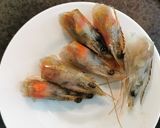 Foto del paso 3 de la receta Merluza a la vasca con langostinos