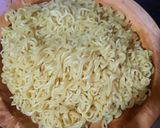 Foto langkah ke 1 dari resep Indomie goreng legit.