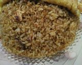 Foto langkah ke 3 dari resep Nasi goreng telur dadar.