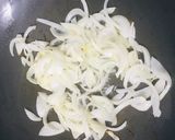 Hình bước làm 2 của món Đọt choại xào hành tây chay