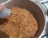 Foto del paso 5 de la receta: Tallarines de morrón con vegetales salteados