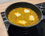 Foto del paso 5 de la receta: Bacalao con guisantes entomatados al Jerez