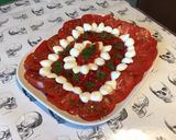Une image de l'étape 9 de Salade de tomates et poivrons rouges grillés à la mozzarella et coriandre.