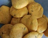 A picture of step 1 of Soft Methi Puri.