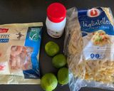 Une image de l'étape 1 de 😜 Tagliatelles aux crevettes et citron vert.
