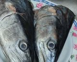 Gambar langkah 1 resipi Singgang Kepala Ikan Tenggiri.