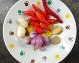Foto langkah ke 2 dari resep Telur Puyuh Kentang Kuah Pedas.