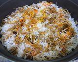 صورة لخطوة 9 من وصفة رز بالدجاج بصلصة الصويا