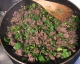 Une image de l'étape 8 de Bœuf épicé aux poivrons verts et tomates.