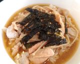 Foto langkah ke 4 dari resep Salmon belly soup with enoki and doenjang paste.