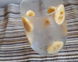 A picture of step 5 of Chia Kiwi banana smoothie.