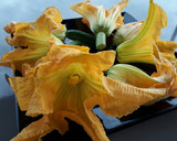Foto del paso 2 de la receta: Flores de calabacín rellenas de queso