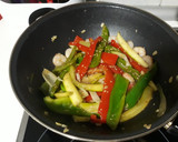 Foto del paso 5 de la receta: Wok con verduras y gambas