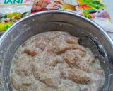 Foto langkah ke 2 dari resep Ayam Ketumbar Oseng Bawang.