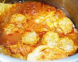 A picture of step 4 of Tomato Stew with Cabbage and Meatballs.